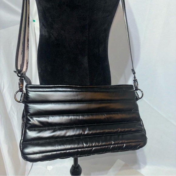 🔥SALE THINK ROYLYN Bank Street XL Crossbody Black Nylon - Picture 6 of 10